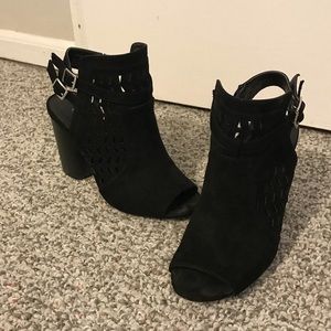 Madden girl, excellent condition